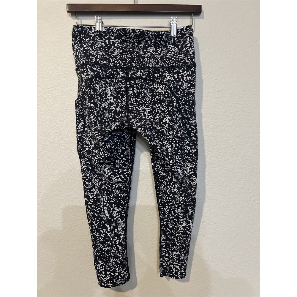 Lululemon SIZE 6 Fast Free Crop II Black Chirasu Black Spotted 19" Inseam Nulux